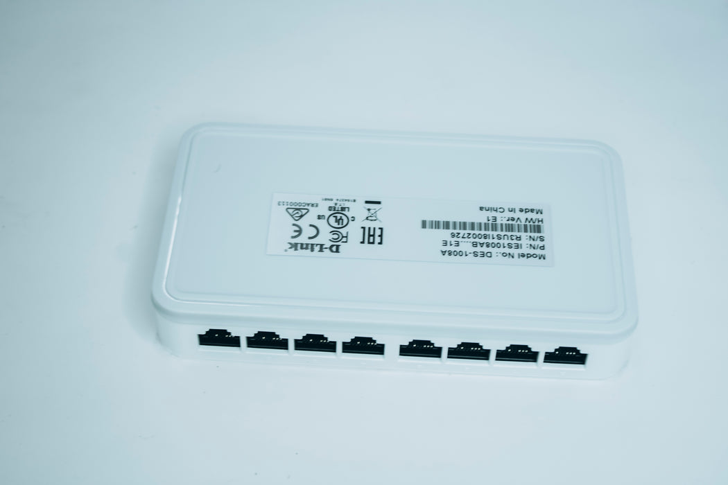 D- Link switch 8- port