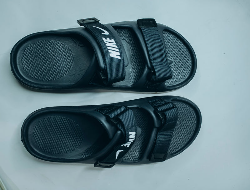 Nike Black Open-toe sandals / slides
