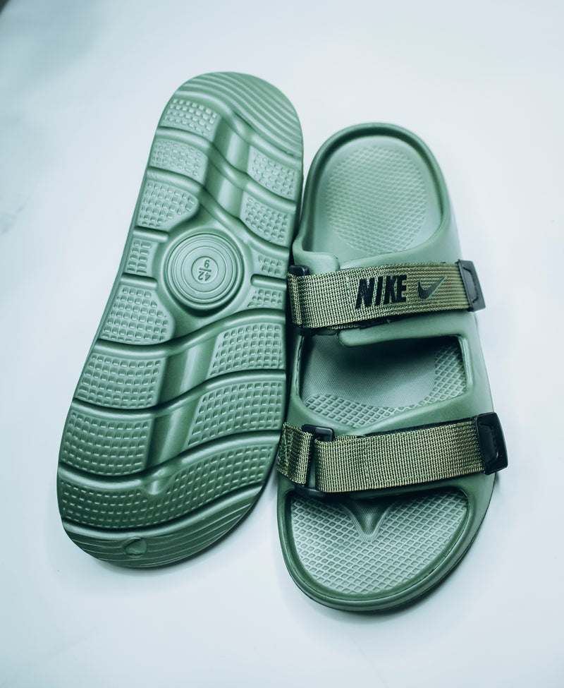 Nike Molded rubber/plastic |Open-toe sandals / slides