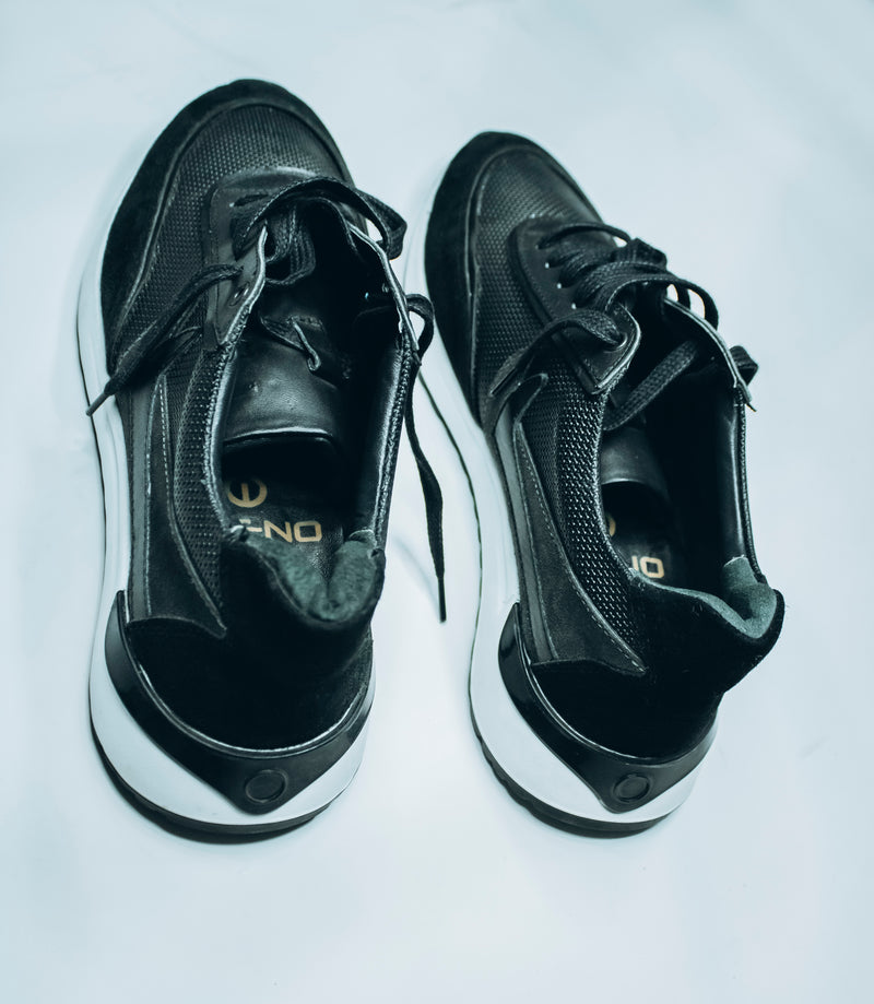 PIENO men's black leather casual low-top sneakers with white rubber soles