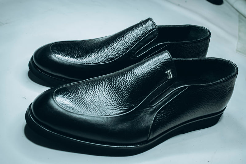 TIGANA Leather men's loafers|A classic, formal, or casual slip-on design |with a durable sole, possibly made of termo or PVC
