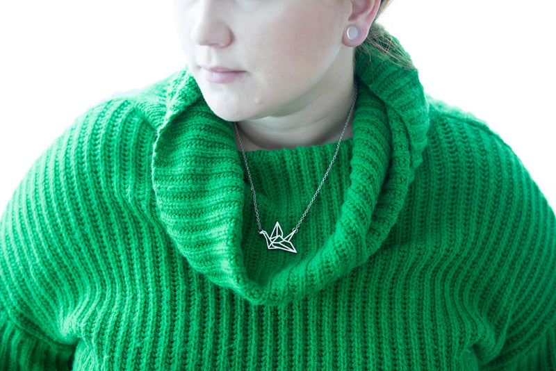 Collar de grulla de origami